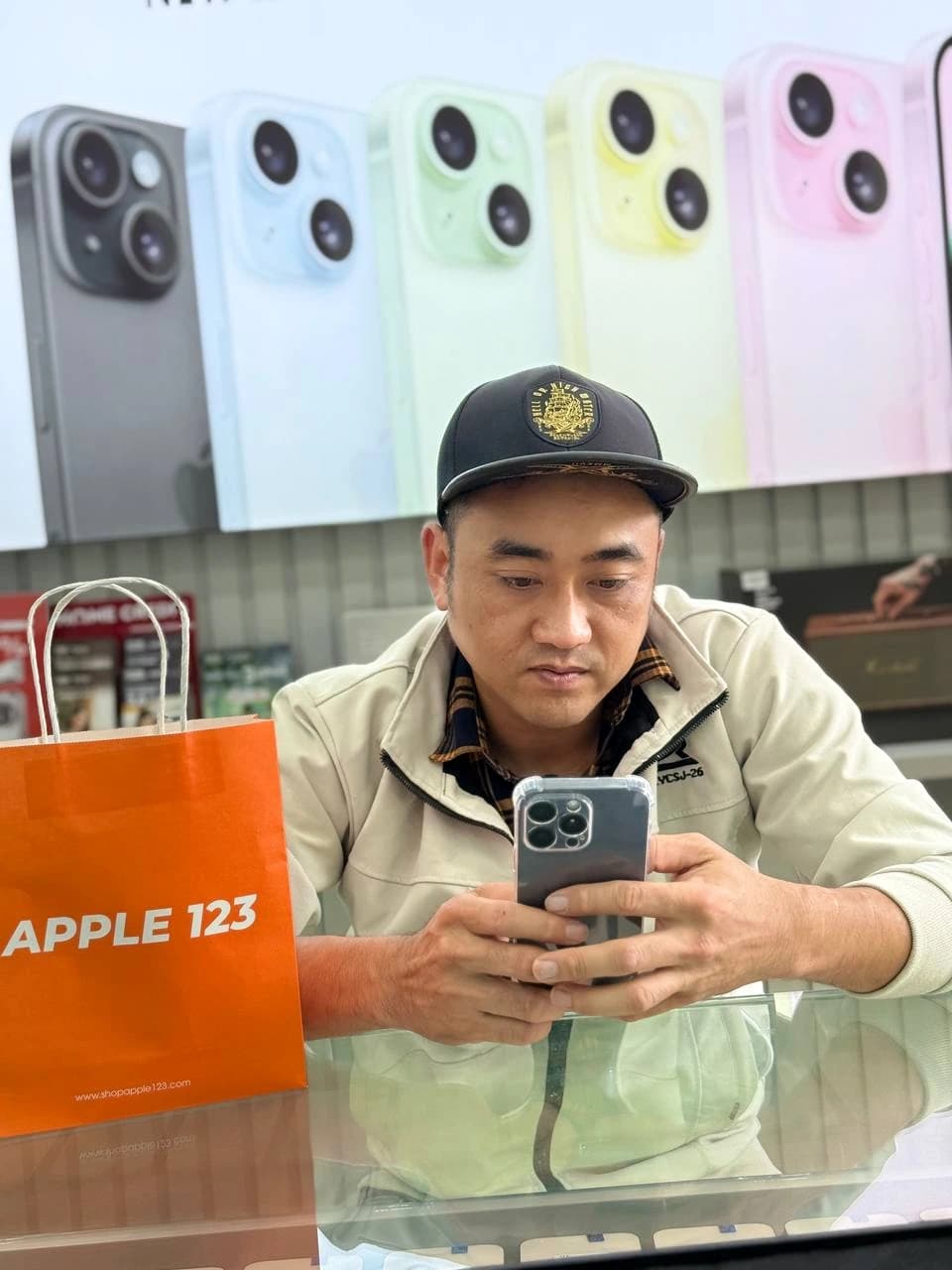 Cảm ơn anh khách đã tin tưởng lựa chọn iPhone 15 Pro tại Apple 123. Chúc anh có trải nghiệm thật vui!