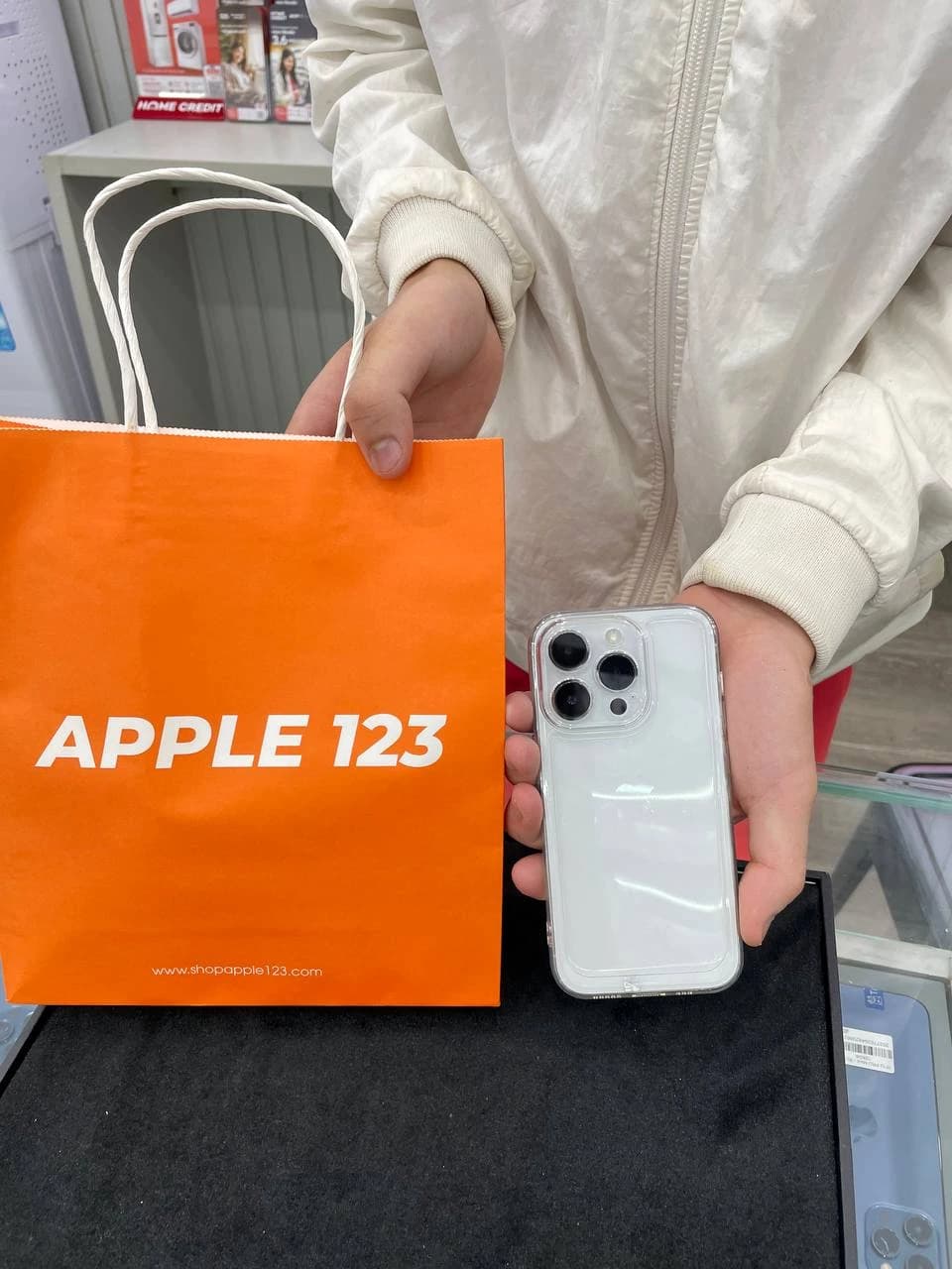Cảm ơn khách hàng đã tin tưởng chọn iPhone mới tại Apple 123 Pleiku — 9 năm uy tín cùng bạn.