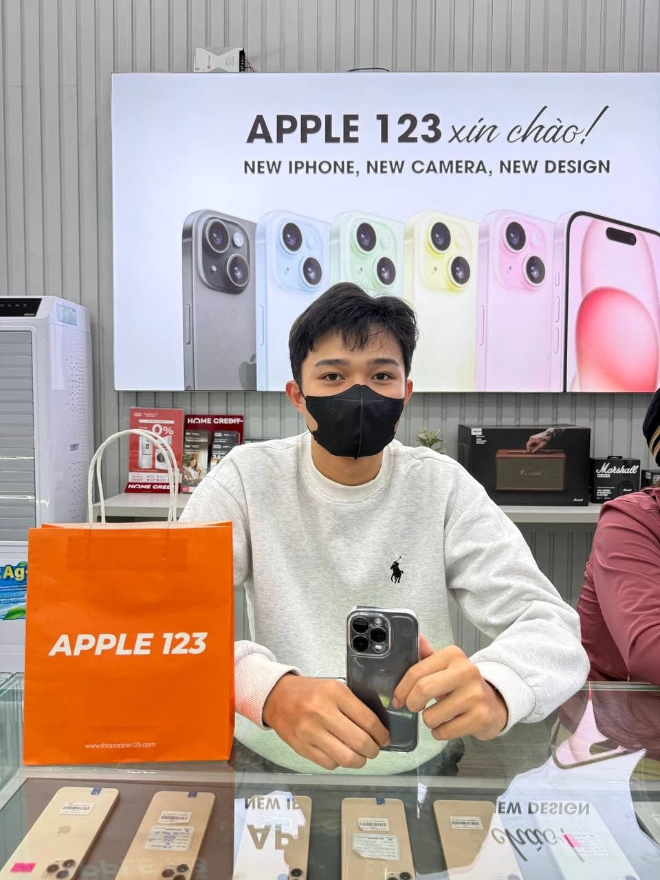 Cảm ơn anh khách đã tin tưởng chọn iPhone 15 Pro tại Apple 123 Pleiku. Chúc anh có trải nghiệm thật hài lòng!