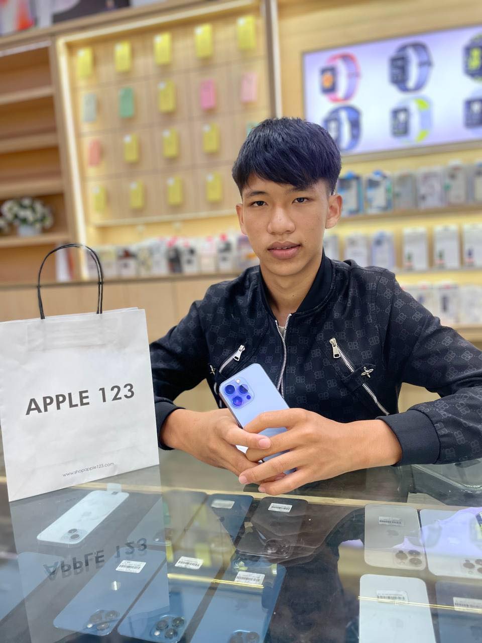  Khách Hàng Shop Apple 123