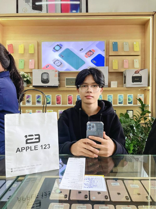 Khách Hàng Shop Apple 123