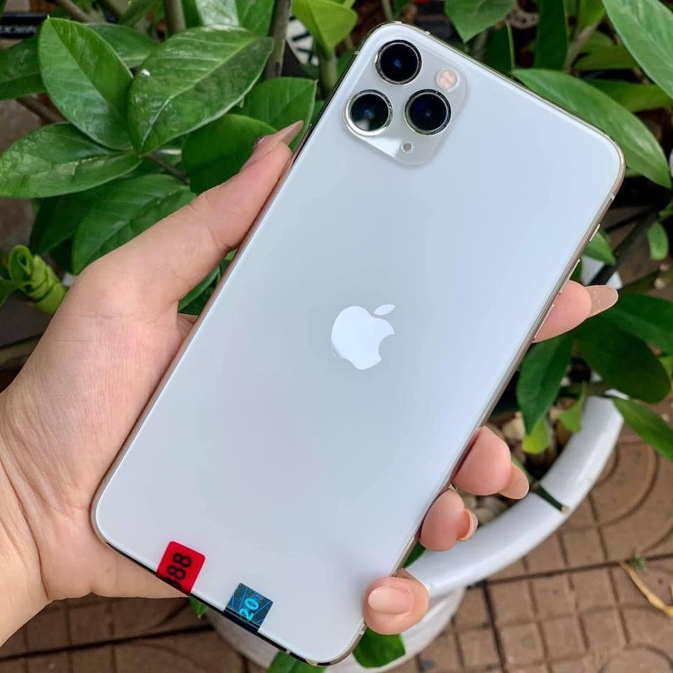 iPhone 12 lock về Việt Nam, giá từ 18 triệu đồng thì có nên mua? | Báo Dân  trí